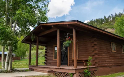 High Creek Lodge & Cabins