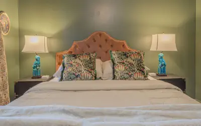 Modern Luxury Cottage with Pool