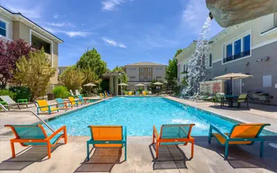 New Upscale 1BR Stay With Mini Golf Sauna Heated Pool