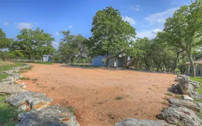 Cactus Flower Treehouse-pet Friendly-hill Country Views!