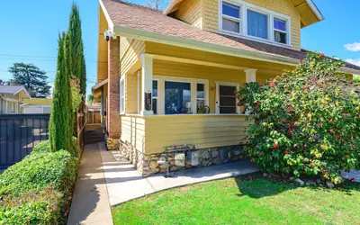 Near LA Cozy Home With Full Kitchen Laundry