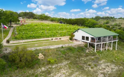 Chardonnay Haus - Unit C