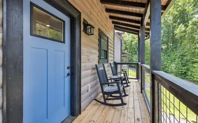 New Cabin w Indoor Swim Spa Hot Tub Gameroom