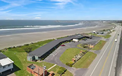 Crescent Beach Motel