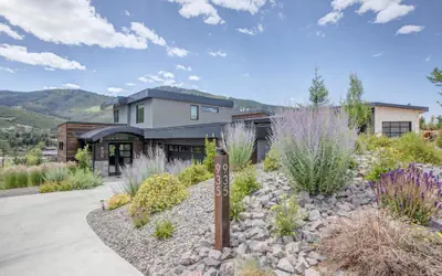 Nine Peaks 4 Bedroom Home