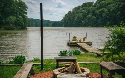 Lake Front Cabin Peaceful hot tub and Fire pit