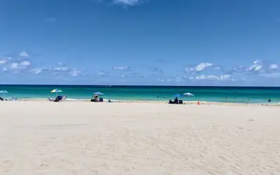 Southwinds 3 for 2 Queen Studio Steps to Beach