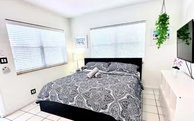 Southwinds 6 for 3 Just Steps From the Beach