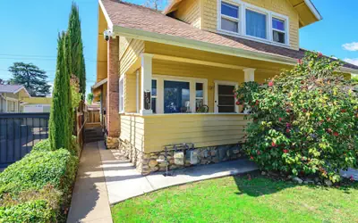 Near LA Cozy Home With Full Kitchen & Laundry