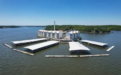 Island Life! Pool, Grilling Patio & Amazing Views!