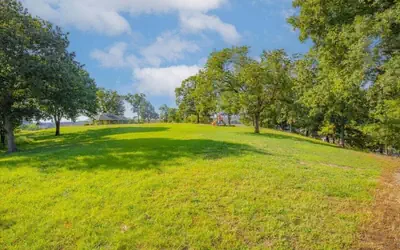 Ten Minutes to "the Strip" - Amazing Lake Views