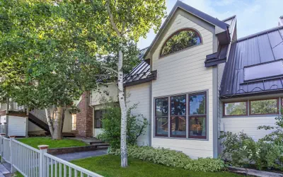 Eira House 2 Bedroom Condo