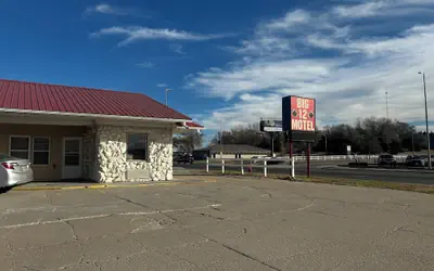 Big 12 Motel Broken Bow Ne