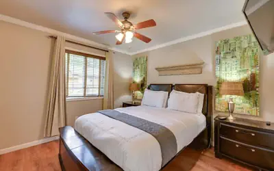 The Homestead - Luxury-cozy 2BR Apartments Near SFA & Historic Downtown Nacogdoches