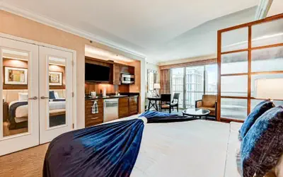 MGM Signature - Strip view suite