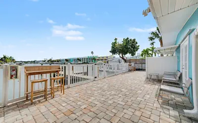 Walk to the Beach Pets OK Waterfront King Bed