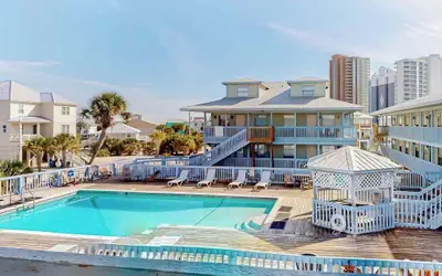 Leo s Place - 2 Bed With Pool Beaches Dining
