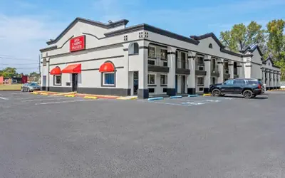 Red Carpet Inn and Suites