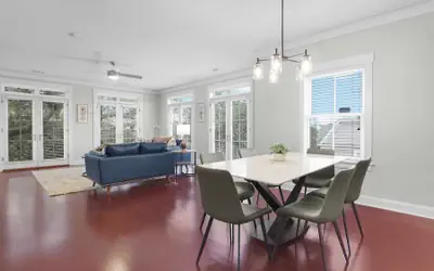 Sleeps 28 4 Suites in Walkable Historic District The Juliette by Avantstay