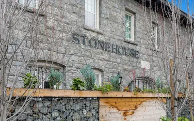 Sonoma Stonehouse, Wine Country Vibes