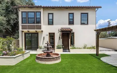 Luxurious Pasadena Home w Parking Near Old Town