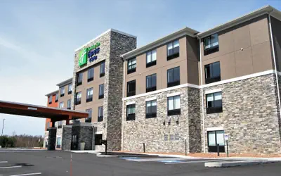 Holiday Inn Express & Suites Clarion by IHG