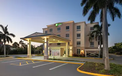 Holiday Inn Express & Suites Boynton Beach West by IHG