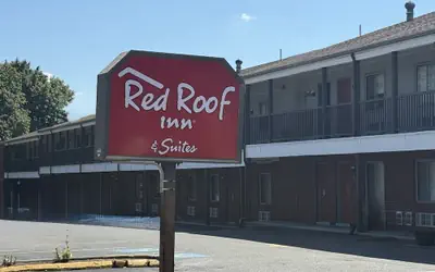 Red Roof Inn & Suites Swansea