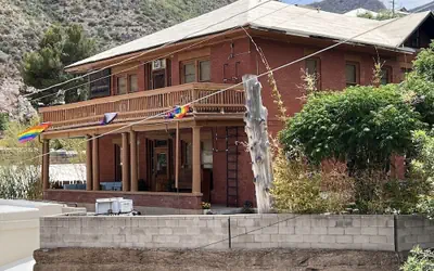 The Oliver House - Adults Only