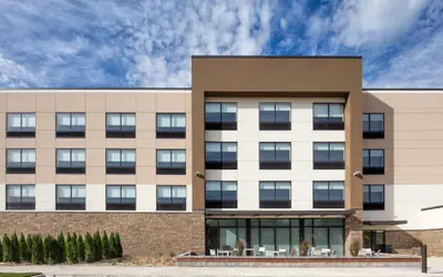 Holiday Inn Express & Suites East Peoria - Riverfront by IHG
