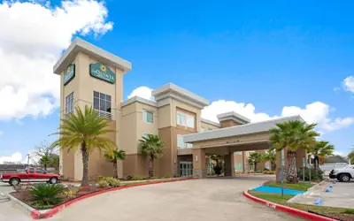 La Quinta Inn & Suites by Wyndham Lake Charles - Westlake