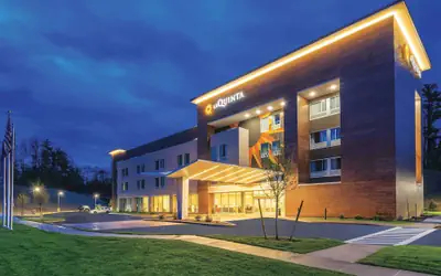 La Quinta Inn & Suites by Wyndham Clifton Park/Saratoga Area