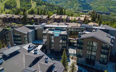 Goldener Hirsch, Auberge Collection