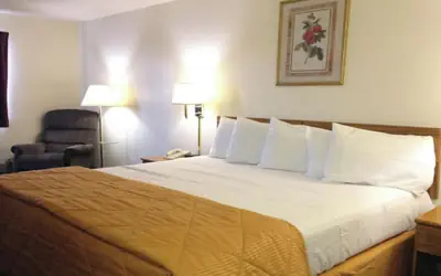 Capital O Amerihost Inn and Suites Mexico Hwy 54 MO