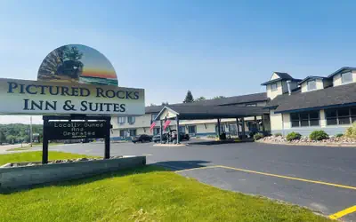 Pictured Rocks Inn & Suites