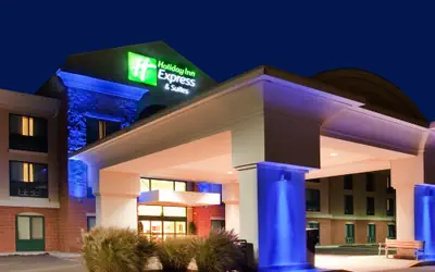 Holiday Inn Express Hotel & Suites Drums by IHG