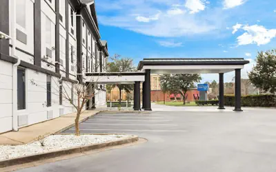 Sonesta Essential Savannah