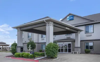 Best Western Limestone Inn & Suites