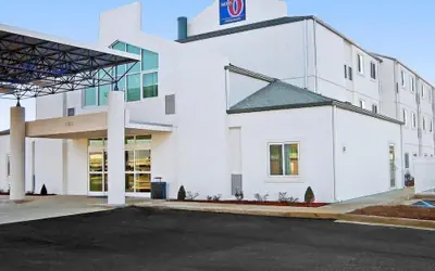 Motel 6 Montgomery, AL - Airport