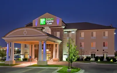 Holiday Inn Express & Suites Wichita Airport by IHG