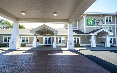 Holiday Inn Express Hotel & Suites Iron Mountain by IHG