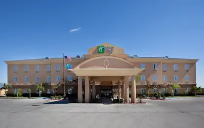 Holiday Inn Express & Suites Zapata by IHG