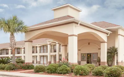 Howard Johnson by Wyndham Lafayette