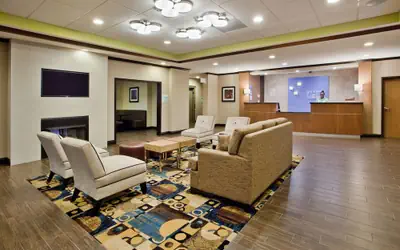 Holiday Inn Express & Suites Buford NE - Lake Lanier by IHG