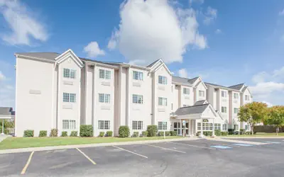 Microtel Inn & Suites by Wyndham Rogers