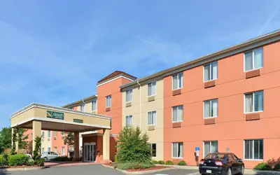 Quality Suites Stratford