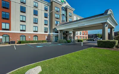 Holiday Inn Express & Suites Lebanon-Nashville Area by IHG