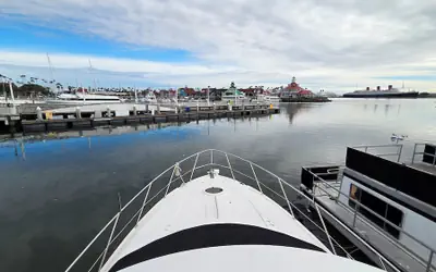 Dockside Boat & Bed Long Beach