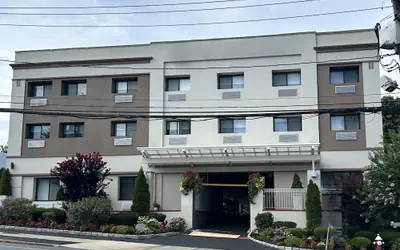 Best Western Roslyn-Long Island Hotel