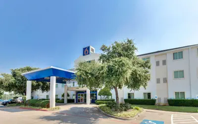 Motel 6 Lewisville, TX - Dallas